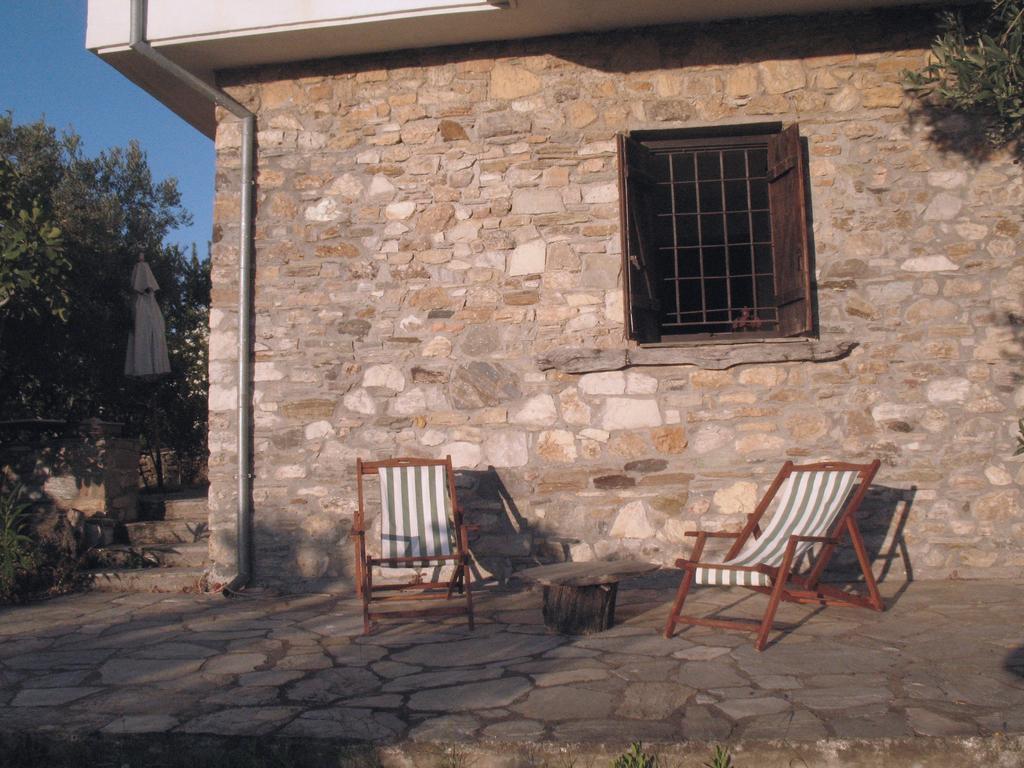 Traditional Stonehouse Потистика Экстерьер фото