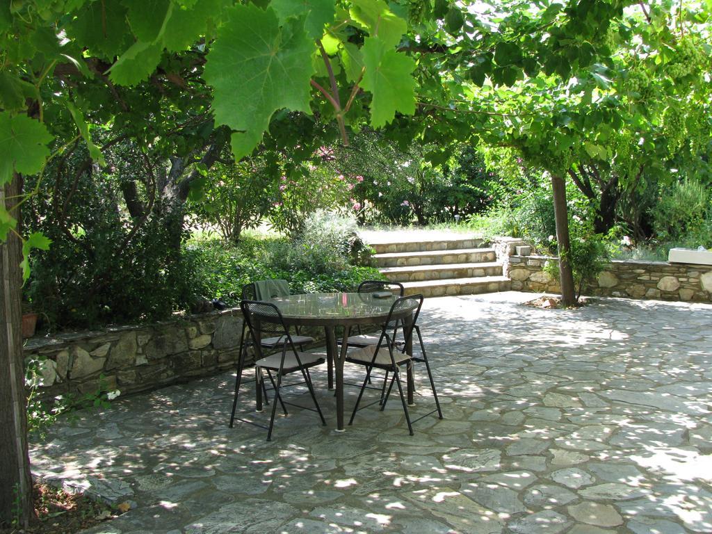 Traditional Stonehouse Потистика Экстерьер фото