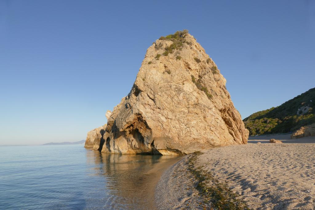 Traditional Stonehouse Потистика Экстерьер фото